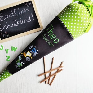 Schultüte Traktor aus Stoff mit Traktoren und Namen bestickt - Personalisierte Schultüte Trecker - Zuckertüte Traktor - Schultüte Jungen
