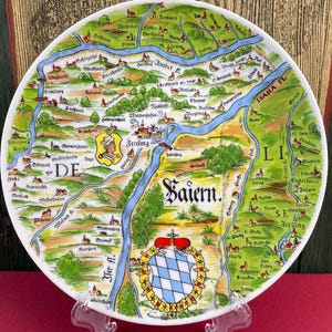 Plato de colección con mapa bávaro antiguo, recuerdo de viaje de Baviera, plato de pared de porcelana o cerámica colorido, vista aérea de Alemania, coleccionable