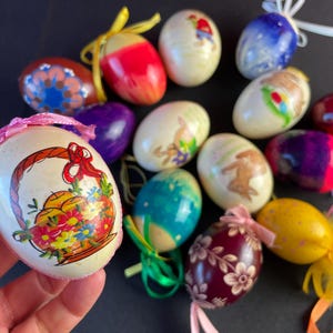 Vintage Painted German Easter Eggs Ornaments Real Chicken Eggs Handmade Decorated Spring Decor in Egg Carton One of a Kind