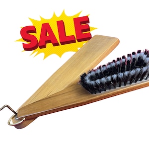 Vintage Folding Clothes Brush Wall Hanger – Midcentury Wooden Lint Tailor Valet Brush – Functional MCM Grooming Tool Decor
