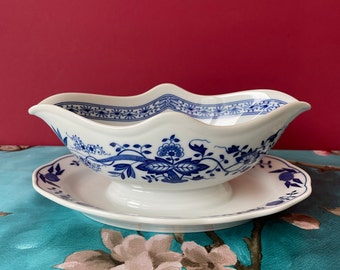 Vintage Blue Onion Serving Bowl Saucier with Underplate Hutschenreuther Gravy Boat Blue & White Bavarian Porcelain Dinner Service Dishwasher