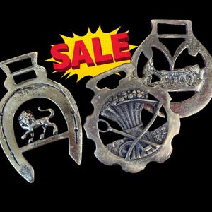 Set of 3 Vintage Brass Horse Brasses – Bottle Opener Style – English Folk Motifs incl. Lion, Wheat Sheaf, Man with Plow