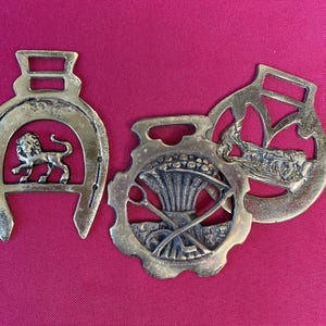 Antique Horse Brasses Medallions Vintage Hanging Wall Decoration England British Pub Decor Brass Ornament Bottle Opener Unique Gift