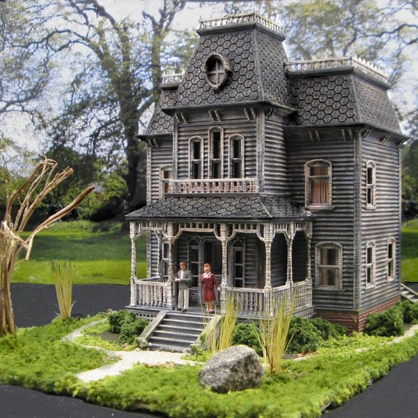 BATES MANSION Diorama Psycho House~Haunted House~Built Building Model Kit~Model Train Building~HO Scale~Miniatures~Custom~D.A. Clayton