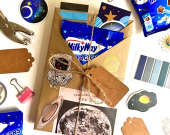 Blind Date With A Book | Mystery BookTok Surprise Book | Bookish Space Gifts For Him Tea Chocolate Gift | Crime, Horror, Father’s Day Dad