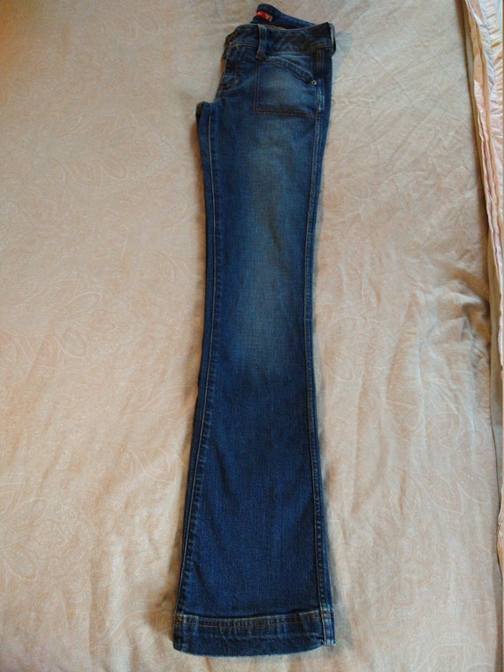 Women's Guess jeans - image 4