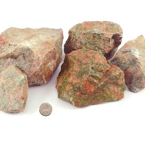 Piękne kawałki unakitu, surowe, naturalne - szlifowane - różne rozmiary