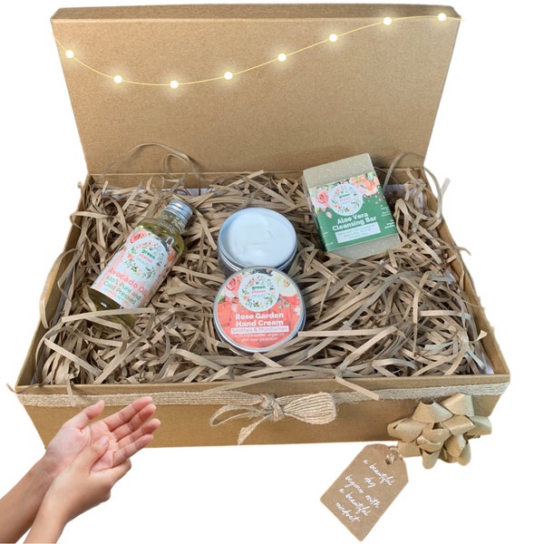 The hand care box set is perfect to give your hands a very nourishing and moisturising treat. Hand care, Plastic Free, Vegan Friendly