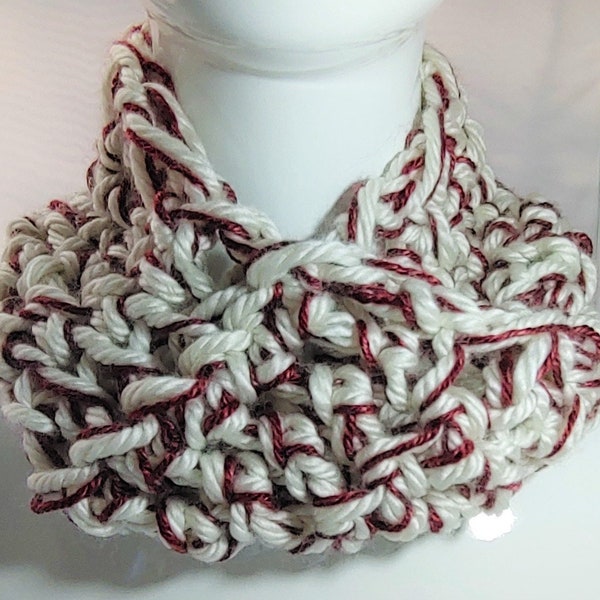 Crochet Mobius Cowl/Infinity Scarf