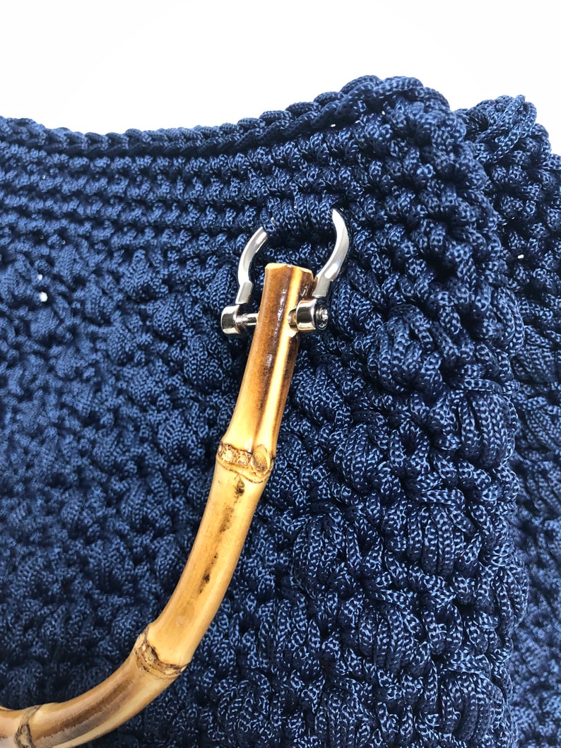 Borsa Con Cordini In Velluto Nero Morbida Ed Elegante Perfetta Per Gli