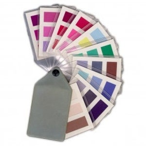 Muestras de temporada para análisis de color: verano, invierno, otoño y primavera. Indica qué temporada deseas.