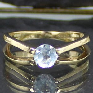 Blue Topaz Gold Ring made of 333 yellow gold, 8 carat