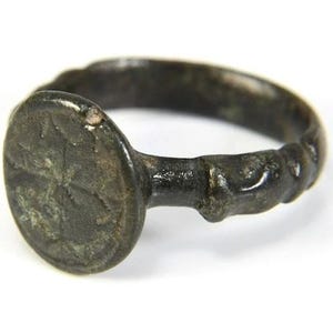 13 世紀から 14 世紀のアンティークのクロス リング、シグネット