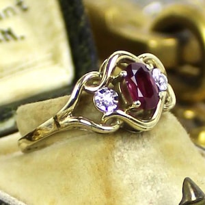 Ruby-Diamond Ring made of 333 yellow gold, 8 carat, 1950s/60s