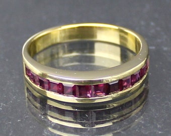 18 Karat Ruby Gold Ring, 12 Rubies