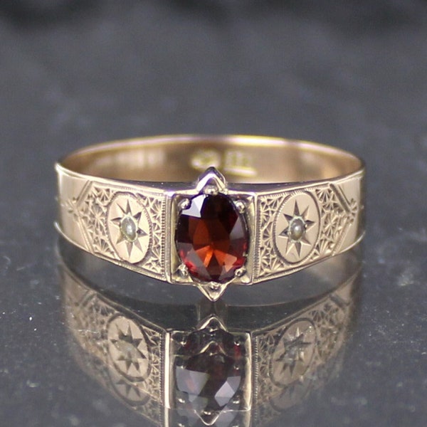 Antiker Granat-Goldring, Viktorianisches England, 333er Gold (Antique garnet gold ring, Victorian England, 333 gold, 8 Karat)