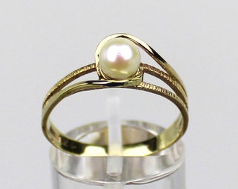 Perlenring, Goldring, 333er Gelbgold, 8 Karat, um 1950 (Pearl Gold Ring, 333 yellow gold, 8 Karat, around 1950)