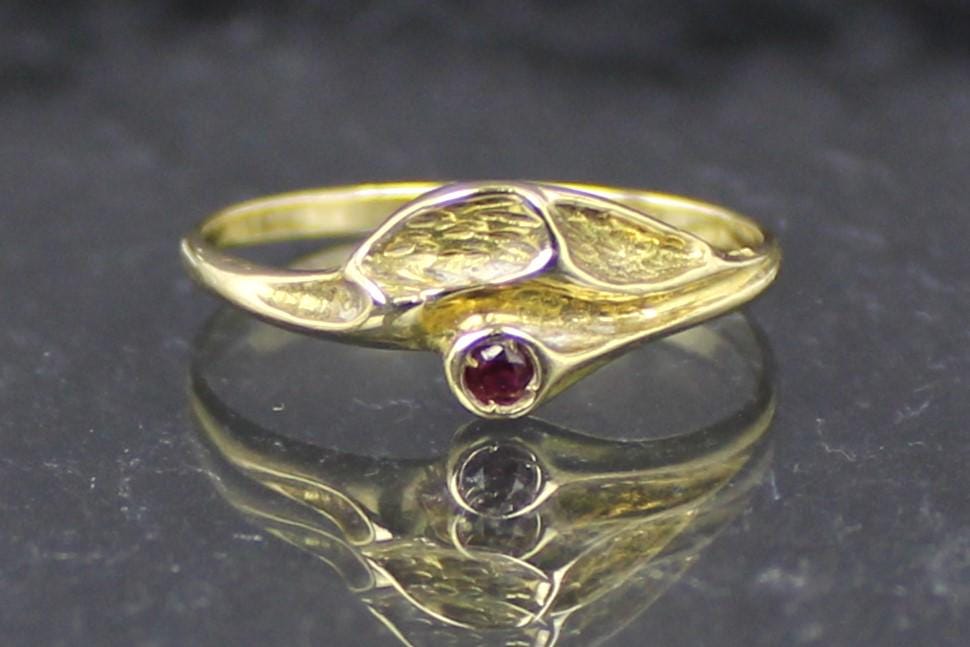 Bague En Or 750‰ (18 Carats) Avec Rubis Central - 1,27g - Occasion