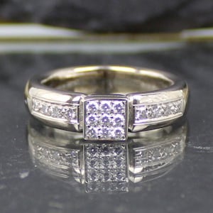 Diamond Ring in 750 white gold, 17 diamonds, 0.24 ct.