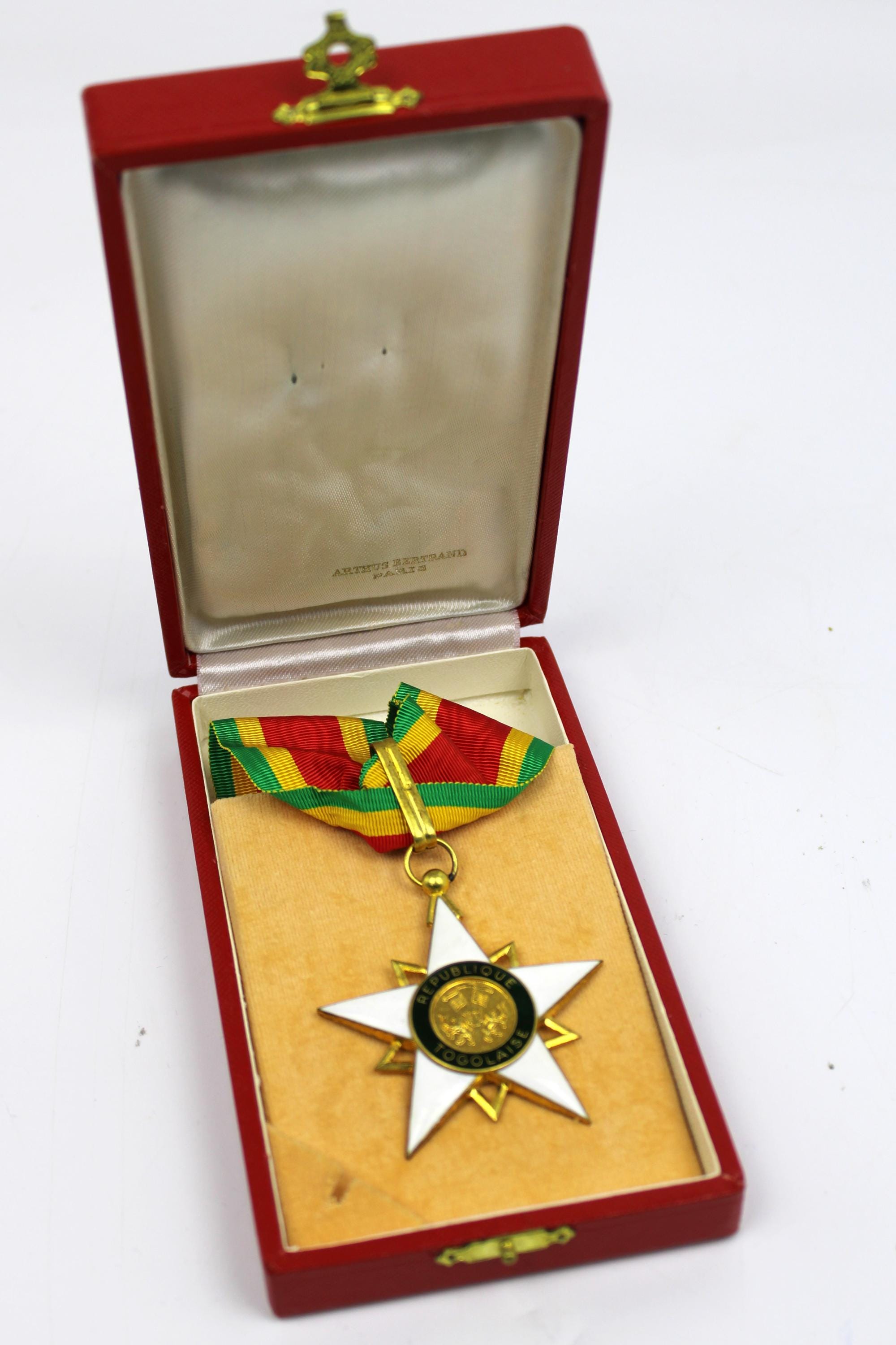 モノ勲章、オリジナルケース入り指揮官セット、トーゴ共和国 (モノ勲章