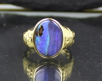Boulder Opal Ring, Opal Gold Ring made of 750 yellow gold, 18 carat