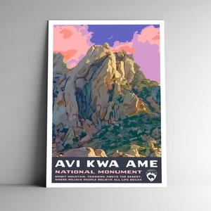 Monumento Nacional Avi Kwa Ame Pôster de viagem estilo WPA estilo vintage 8x10 - 12x18 - 18x24 - 24x36 / 4x6 Cartão postal Nevada Spirit Mountain EUA