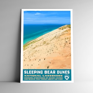 Cartel de viaje de estilo vintage de Sleeping Bear Dunes National Lakeshore - 8x10 - 12x18 - 18x24 - 24x36/ 4x6 Postal WPA Estilo Michigan Art Print