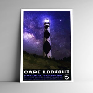 Poster de viagem em estilo vintage Cape Lookout National Seashore - 8x10 12x18 18x24 24x36 / 4x6 Cartão postal Estilo WPA Carolina do Norte Impressão artística retrô