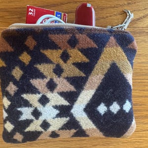 Pochette in lana Pendleton con motivo tribale stile sud-ovest, borsa con cerniera, portamonete in stile western, regalo artigianale da uomo, organizer da viaggio. immagine 9