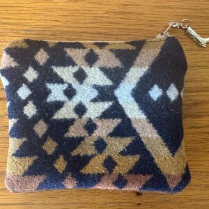 Pochette in lana Pendleton con motivo tribale stile sud-ovest, borsa con cerniera, portamonete in stile western, regalo artigianale da uomo, organizer da viaggio. immagine 8