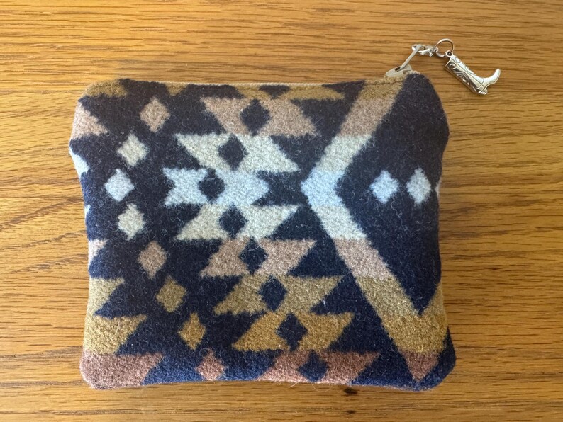 Pochette in lana Pendleton con motivo tribale stile sud-ovest, borsa con cerniera, portamonete in stile western, regalo artigianale da uomo, organizer da viaggio. immagine 8