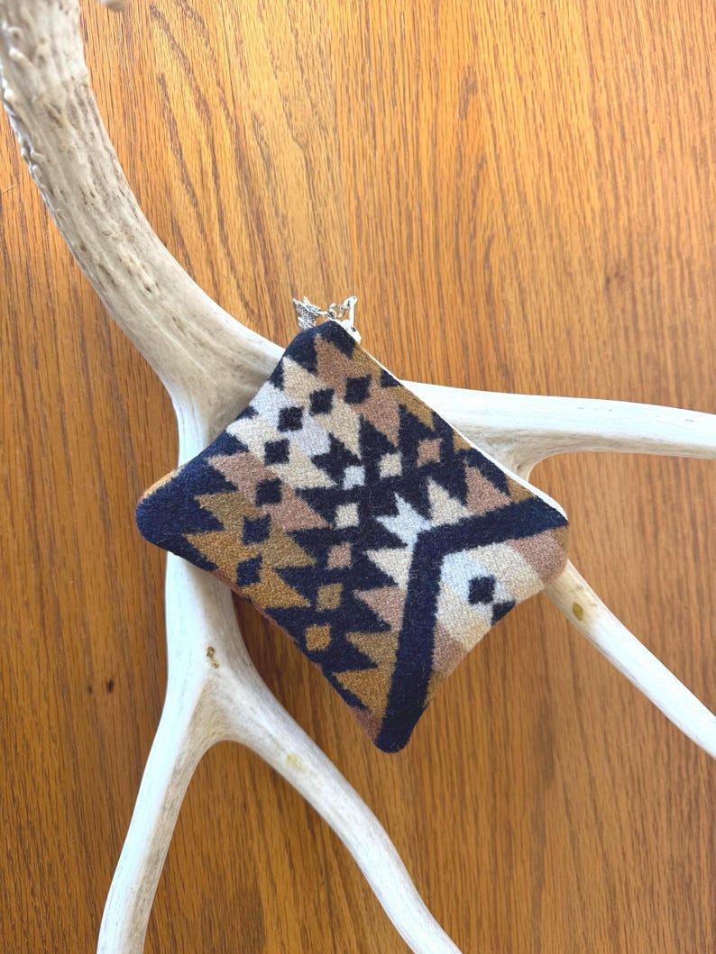 Pochette in lana Pendleton con motivo tribale stile sud-ovest, borsa con cerniera, portamonete in stile western, regalo artigianale da uomo, organizer da viaggio. immagine 11