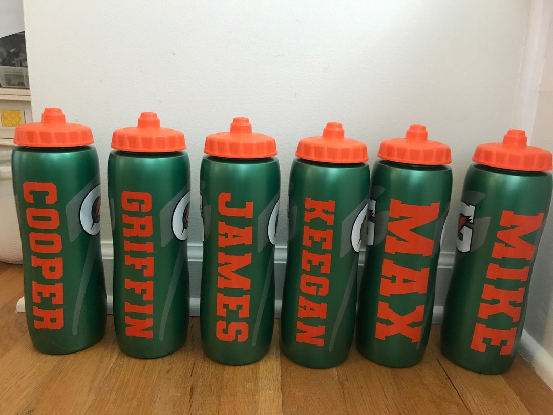 Personalized 32 Oz Gatorade Squeeze Water Bottle With Vinyl Name Decal/name  Label Team Gatorade Sports Bottle Personalized Coach Gift 