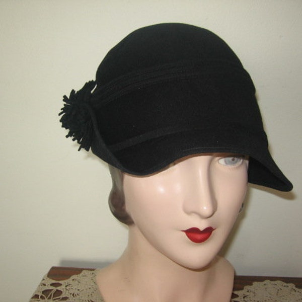 Antique Hat / 1920's-30's / Cloche / Black / California Style Sport Hat / Milwaukee / LARGER SIZE!