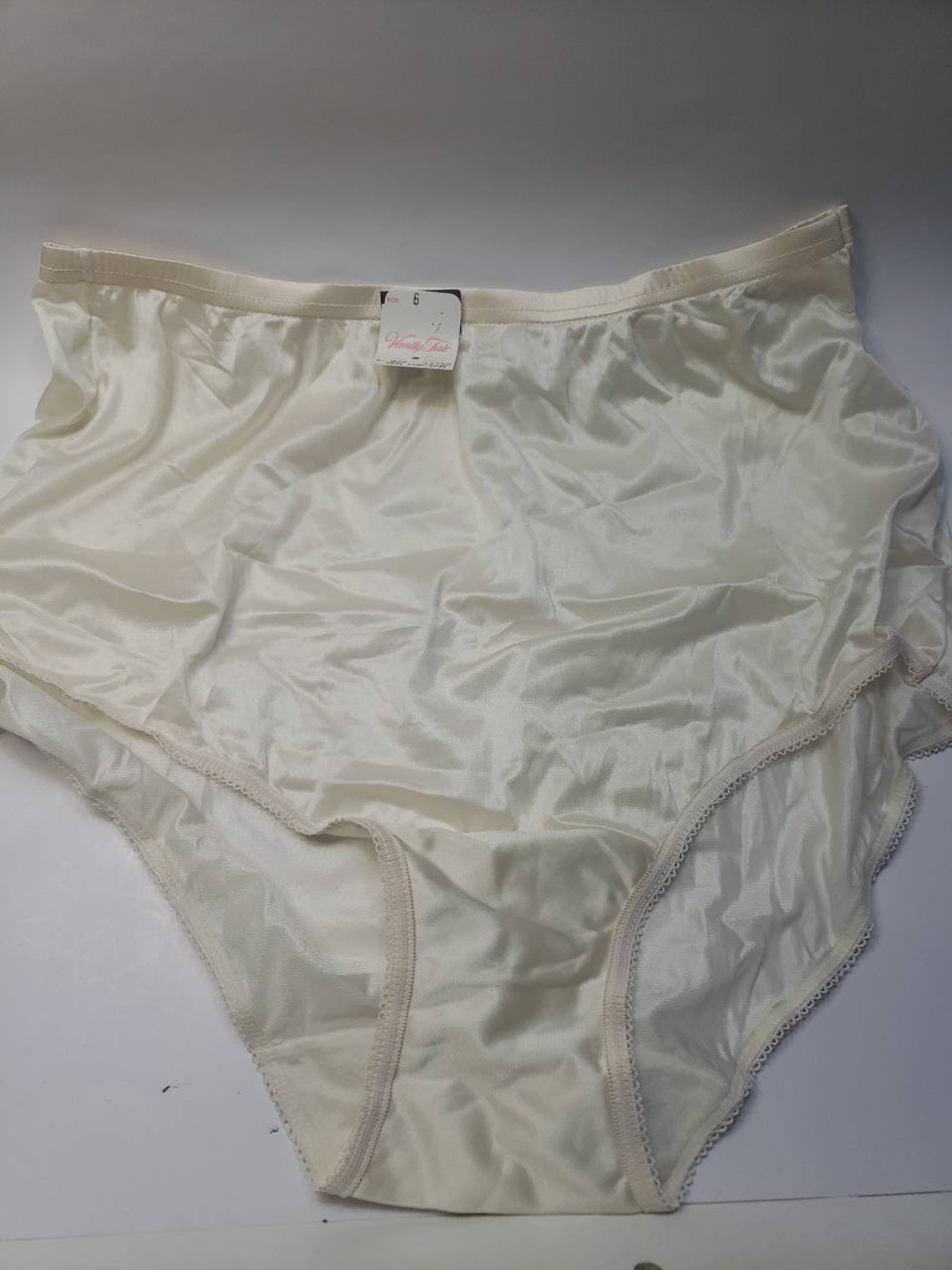 VInTAgE 1980's VAnItY FaIR CReaM SIlKY aLL NYlON PaNtIeS | Etsy