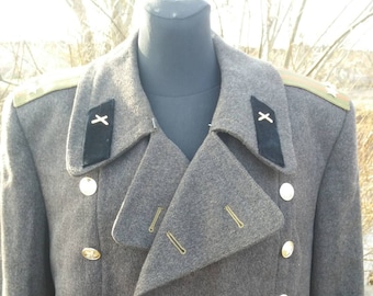 Military Officer&#39;s Brown Greatcoat With Epaulet Shoulder Strap USSR
