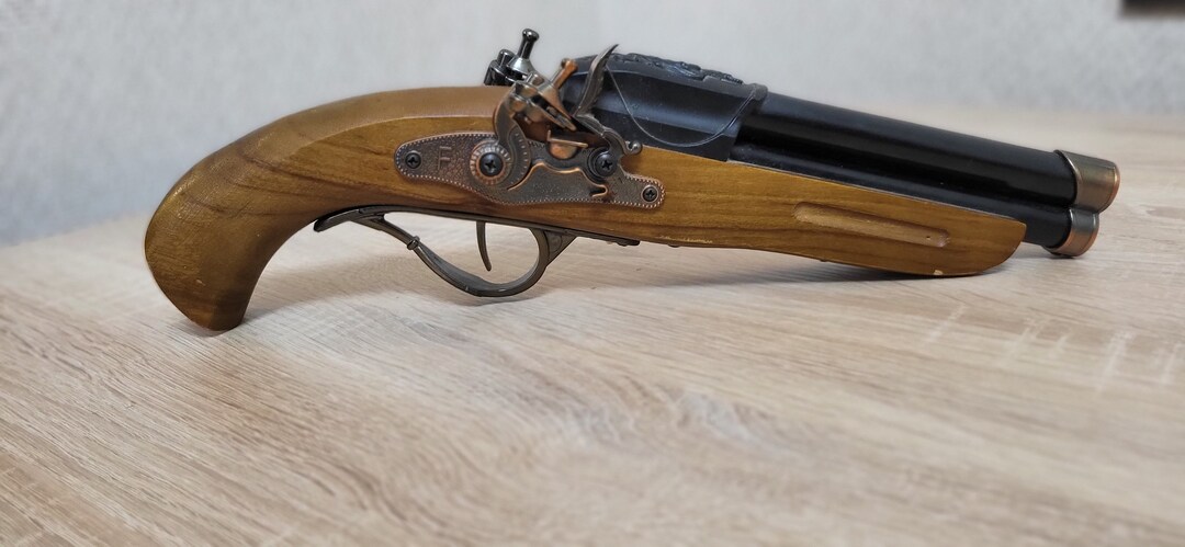 Jouet ancien pistolet à amorces jeux ancien collection tôle peinte Vintage Rétro Jeu voiture - Collection Jouet ancien pistolet à amorces jeux ancien collection tôle peinte Vintage Rétro Jeu voiture - Collection