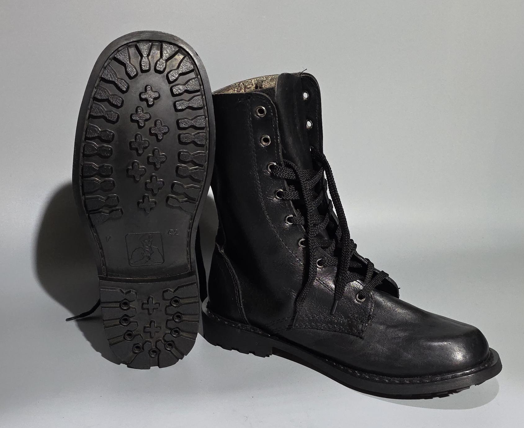 靴 Vintage Europe military boots 90s il_fullxfull.6780970637_mfcb.jpg