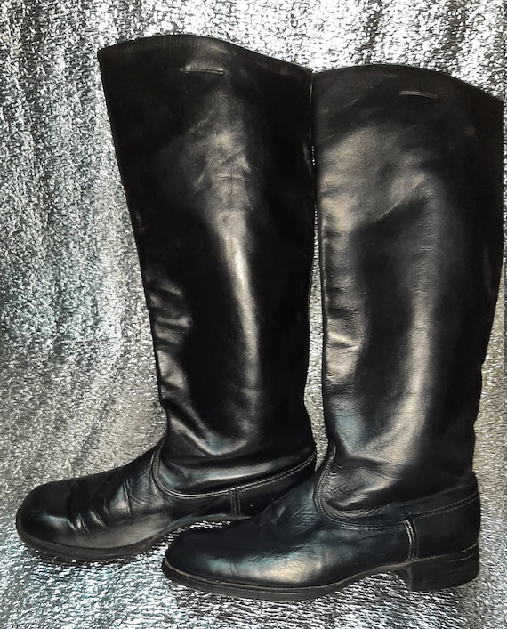 Russian top officer boots