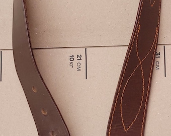 Cinturón vintage de cuero marrón de los años 70 con hebilla de latón macizo, accesorio coleccionable raro de la era soviética.