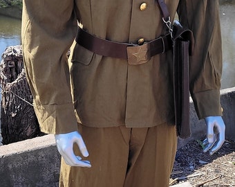 Sowjetische Militäruniform Soldat + Feldtasche aus Leder + Gürtel der UdSSR