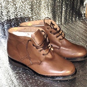 Vintage-Militärstiefel mit Isolierung, die vom höchsten Oberkommando der UdSSR geschnürt wurden