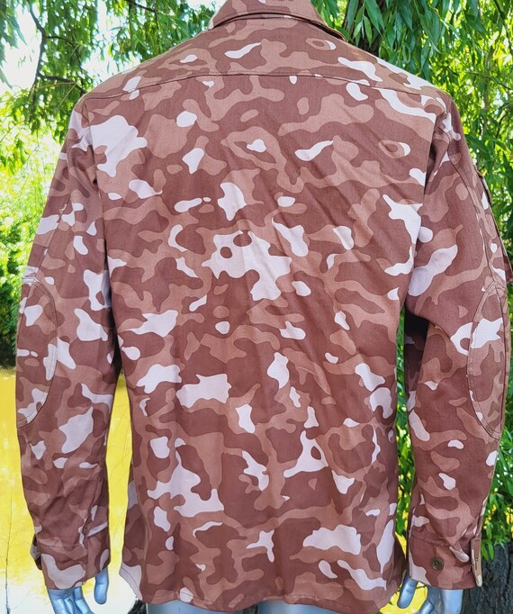 Vintage 90’s camouflage jacket 🤎