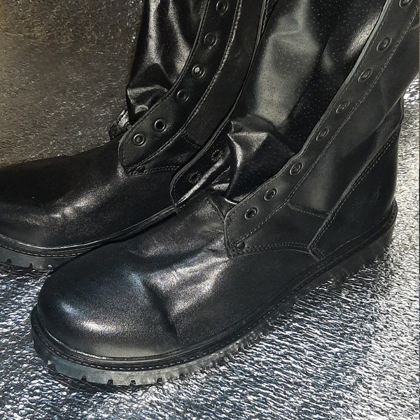 Military boots Ukraine army