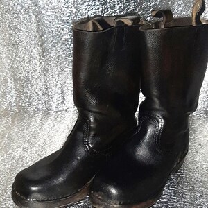 Botas cortas de cuero vintage, calzado clásico raro de la época antigua de Europa del Este