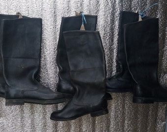 Stivali alti vintage sovietici in pelle nera con finitura lucida, calzature classiche dell'epoca URSS