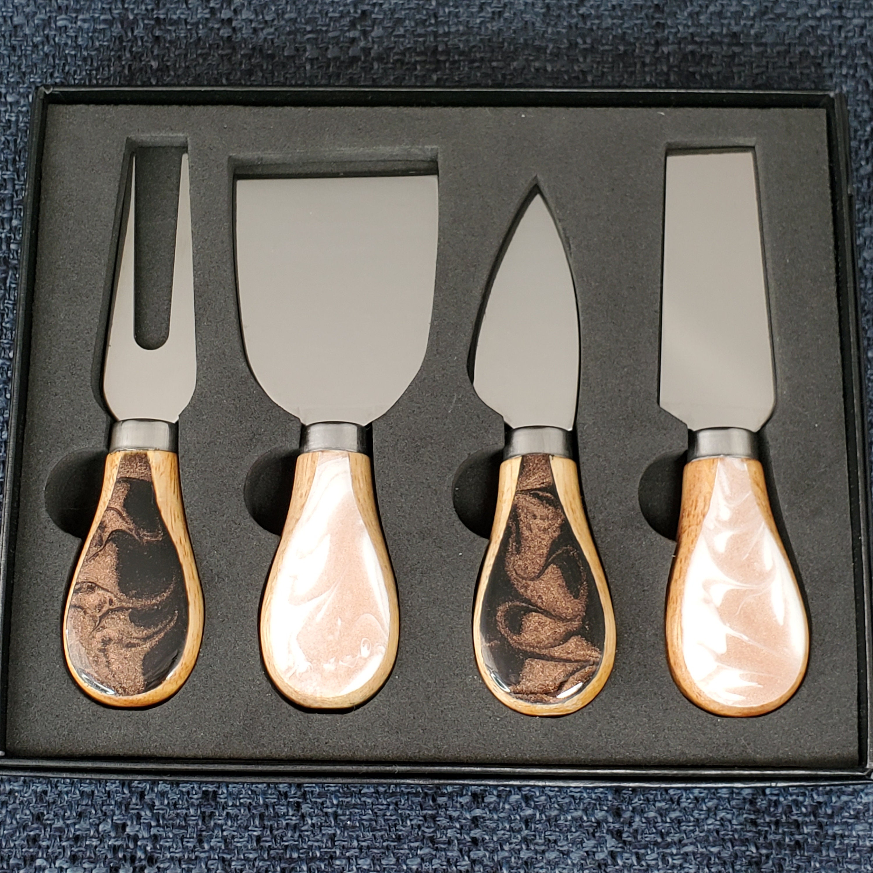 Cheese Knife Set with Gift Box Alternating Black & White with Etsy.de