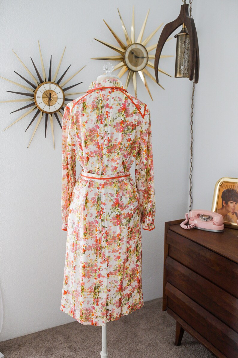 Vintage 1970s Floral Dagger Collar Dress with Pockets