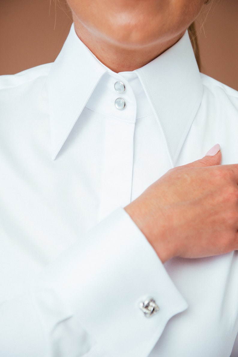 Don`t worry about this wonderful white blouse wrinkling. It is easy to iron, always looking impeccable