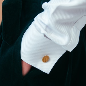Premium quality luxurious Easy Care  white cotton blouse. White french cuff blouse SLIM FIT. Ladies french cuff business blouses. White button up dress shirt womens. French cuff white shirt women´s. White button down shirt women´s long sleeve